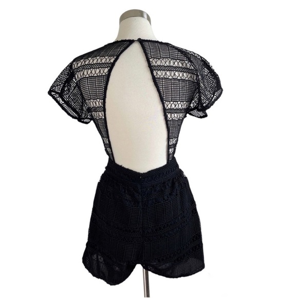 TULAROSA Brynn Black Eyelet Lace Romper size S - Picture 3 of 9